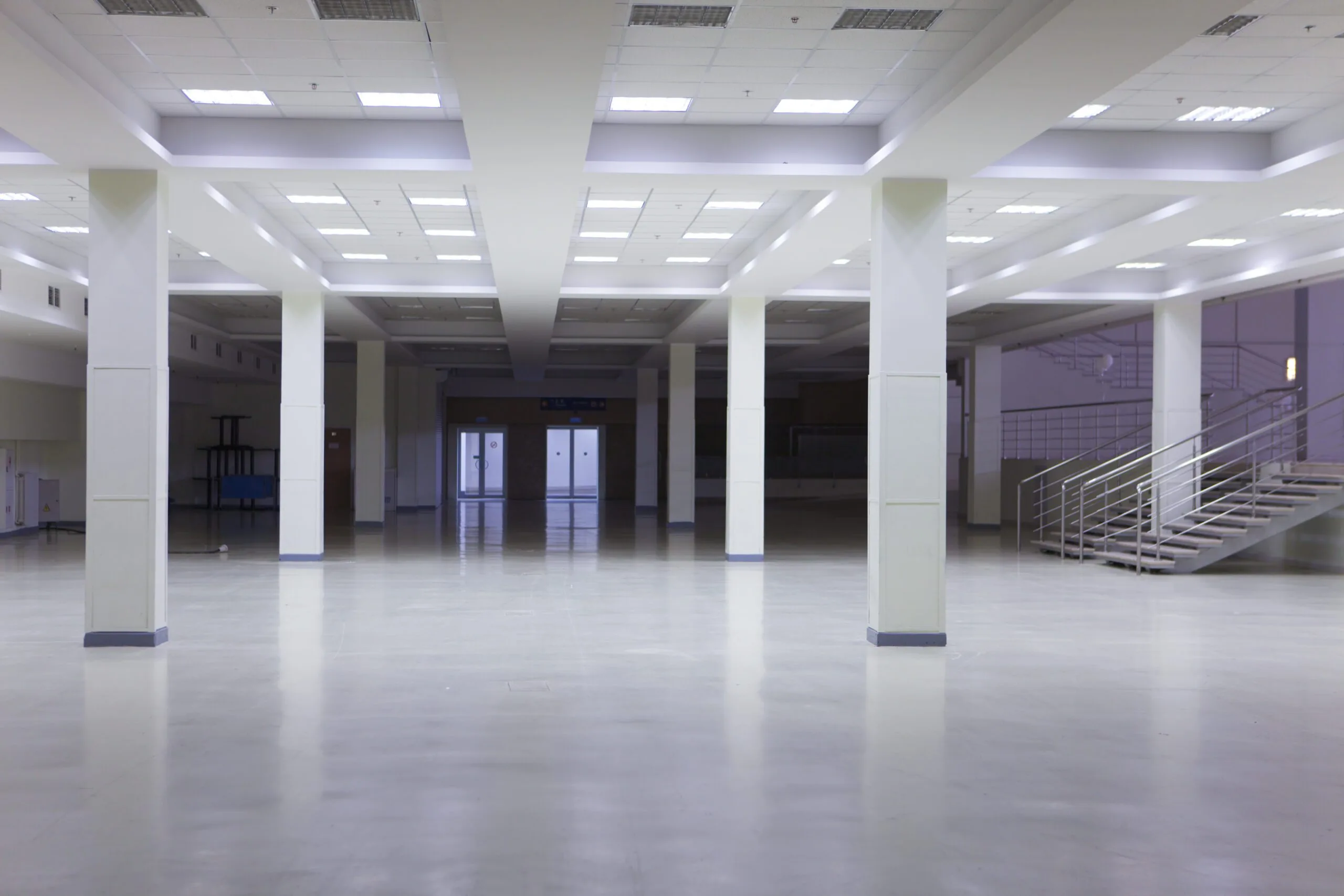 Large,Modern,Empty,Premises,In,Some,Office,Building Empty Interior Office Space